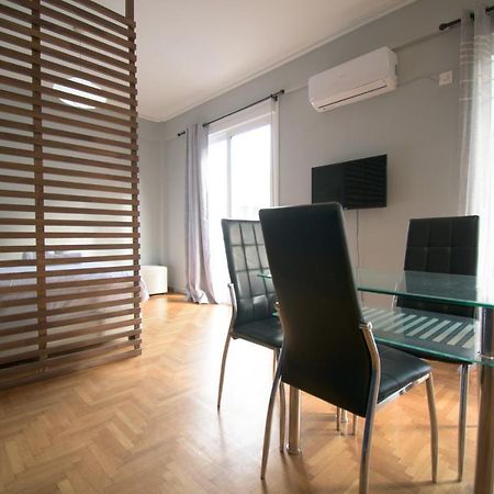 Central Cozy Flat ! Daire Atina Dış mekan fotoğraf