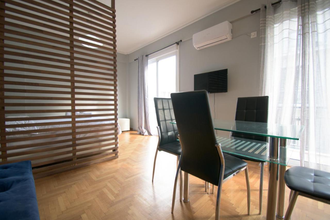 Central Cozy Flat ! Daire Atina Dış mekan fotoğraf